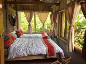 PIEU HOUSE ON THE HILL - FAMILY ROOM